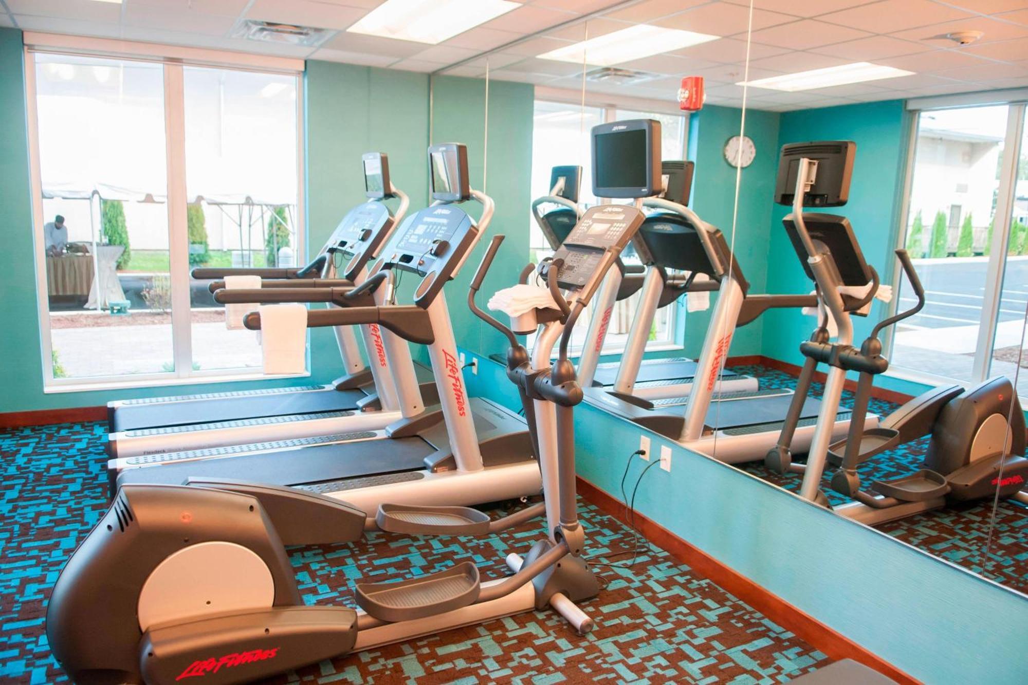 Fairfield Inn & Suites By Marriott Springfield Northampton/Amherst Ngoại thất bức ảnh