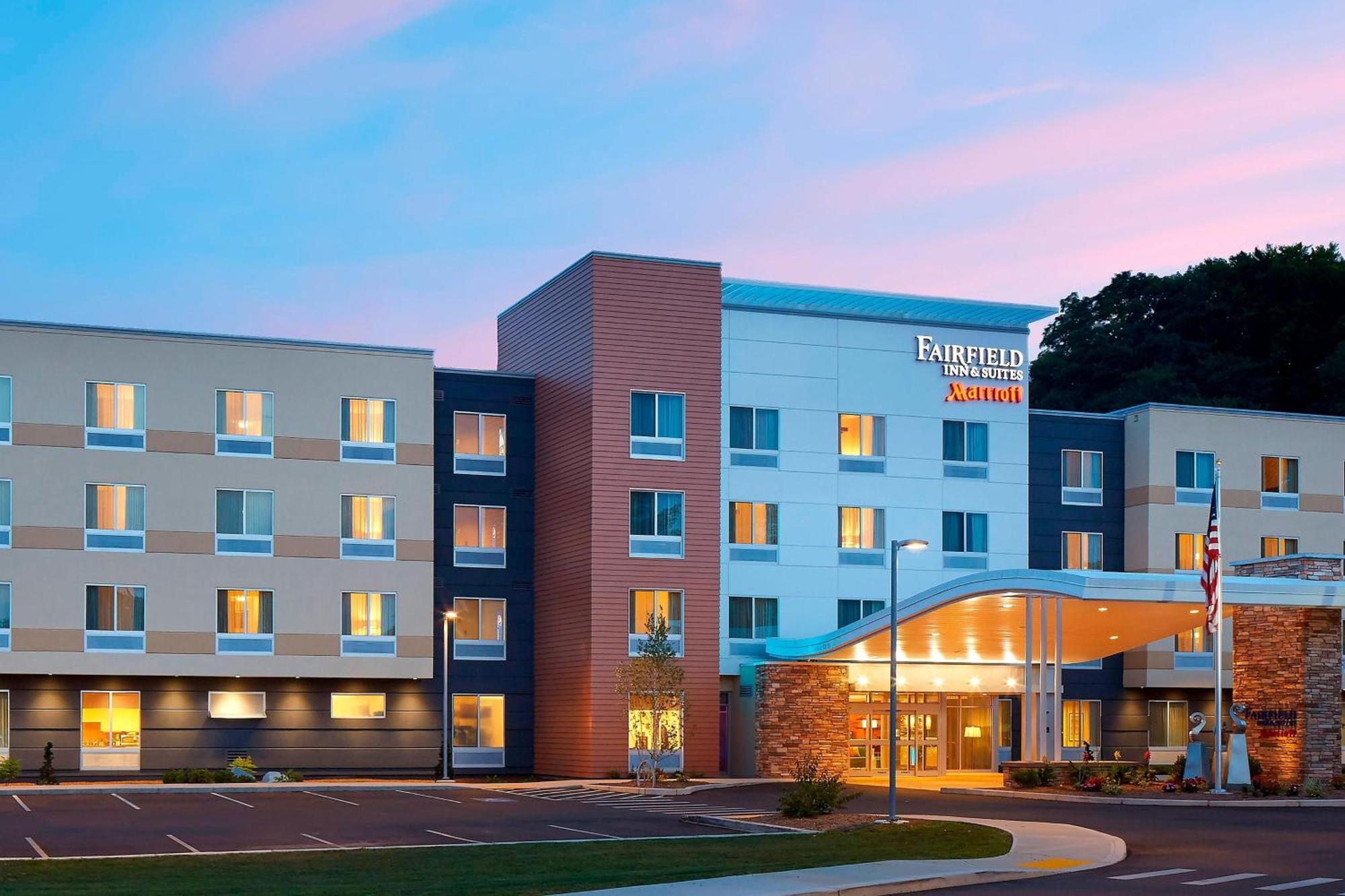 Fairfield Inn & Suites By Marriott Springfield Northampton/Amherst Ngoại thất bức ảnh
