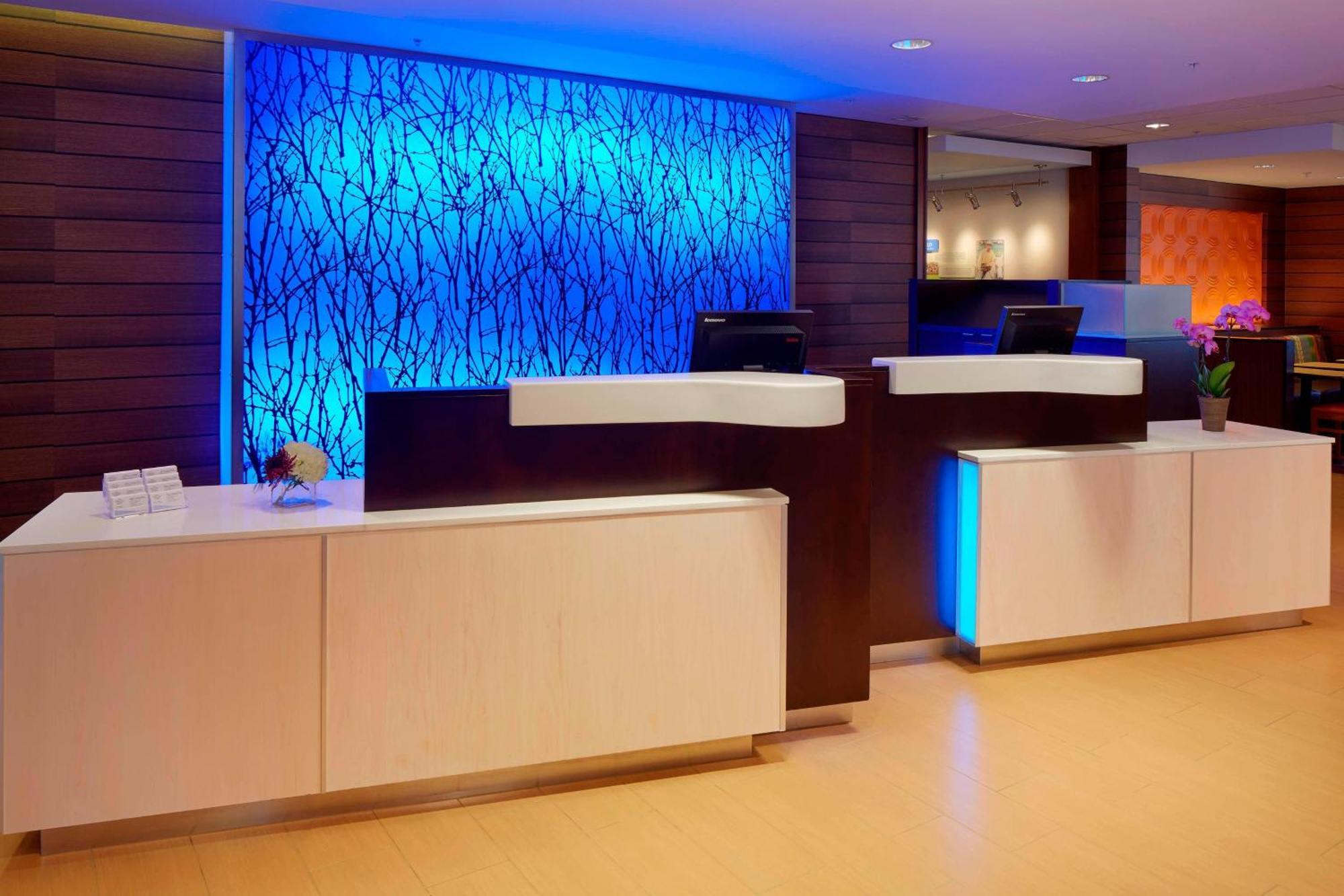 Fairfield Inn & Suites By Marriott Springfield Northampton/Amherst Ngoại thất bức ảnh