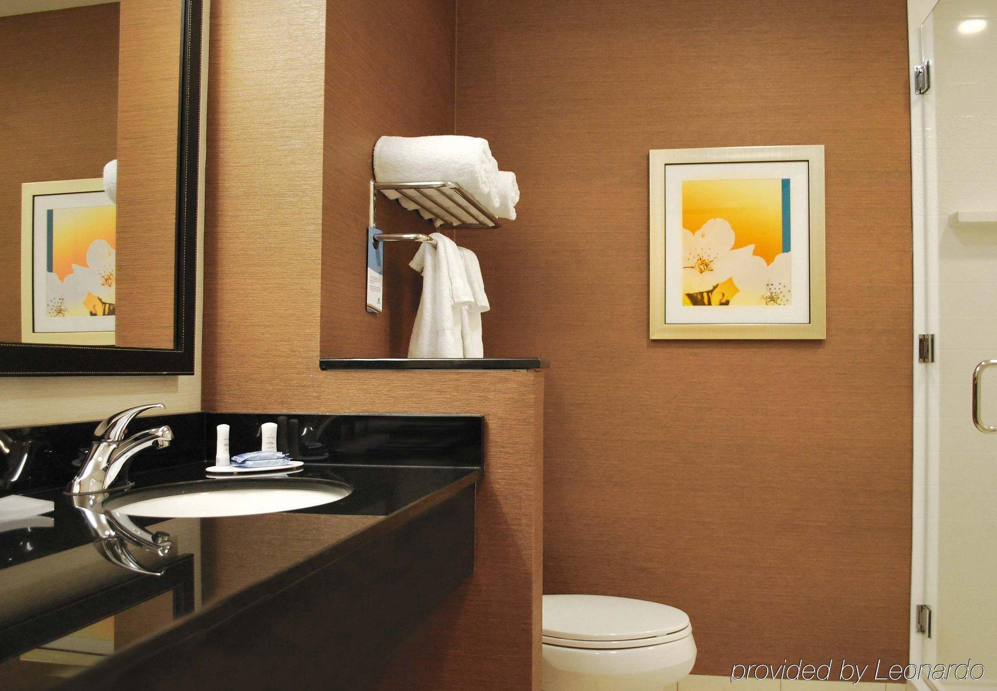 Fairfield Inn & Suites By Marriott Springfield Northampton/Amherst Ngoại thất bức ảnh